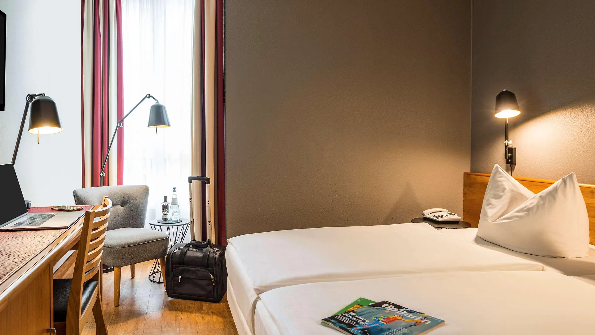 Mercure Hotel Berlin Zentrum Superior 3*,  גרמניה